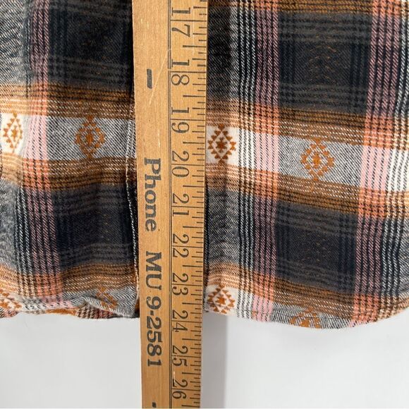 Shyanne Flannel  - Picture 4 of 8